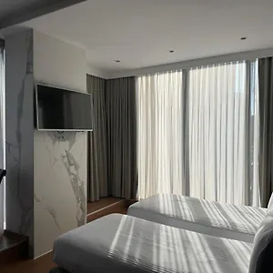 فندق Black Diamond, تيرانا